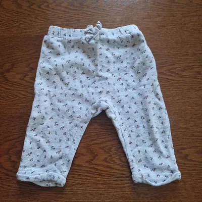 1 an legging gris fleuri